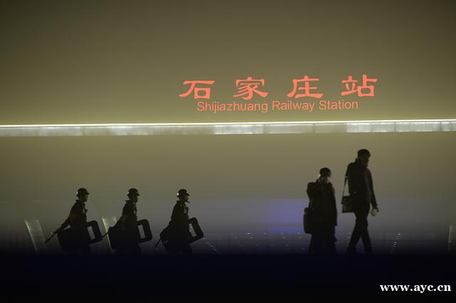 灰调北京，黄调广州：为什么我们的城市是这样的颜色？