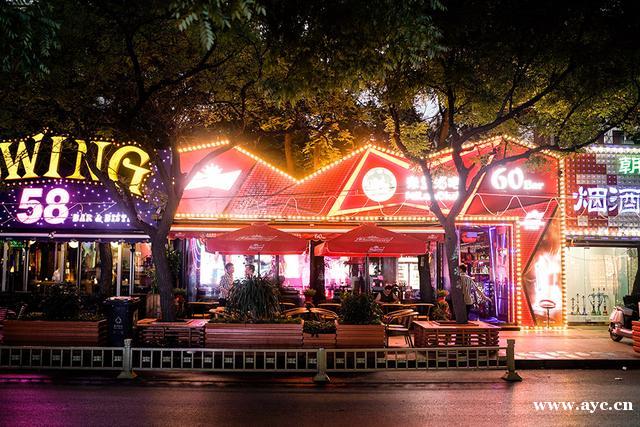 灰调北京，黄调广州：为什么我们的城市是这样的颜色？