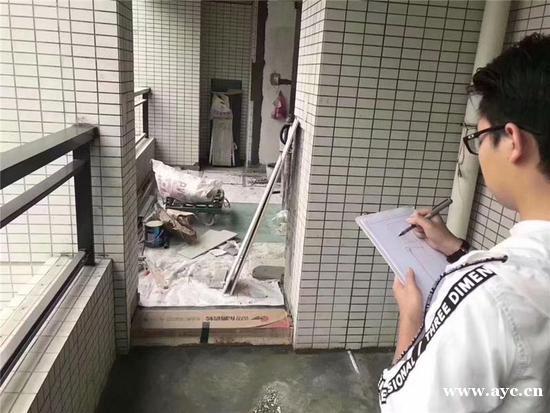 客厅下方竟埋藏小区大口径供水管，广州业主索20万保证金