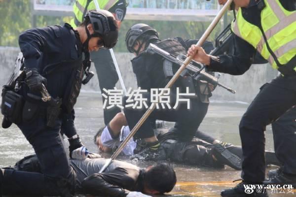 广州举行“朱雀”反恐维稳处置演练