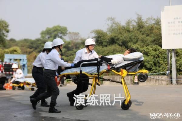 广州举行“朱雀”反恐维稳处置演练