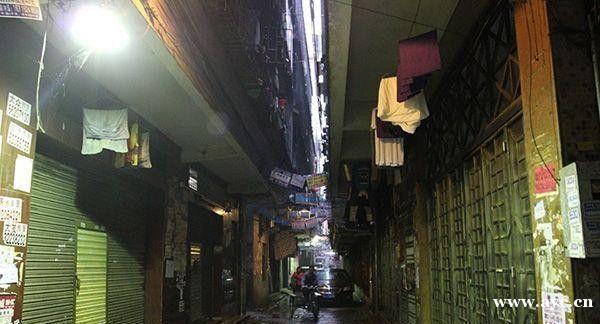 实拍广州最后的城中村，这里也是广州最大的外来人口聚集地