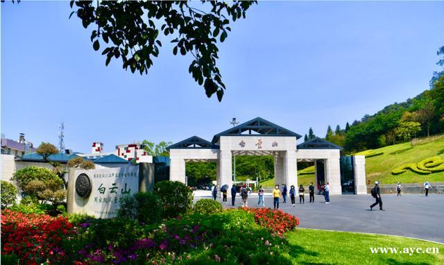 靓爆镜的“广州蓝”又刷屏啦！晴冷干燥，春天？秋天？傻傻分不清