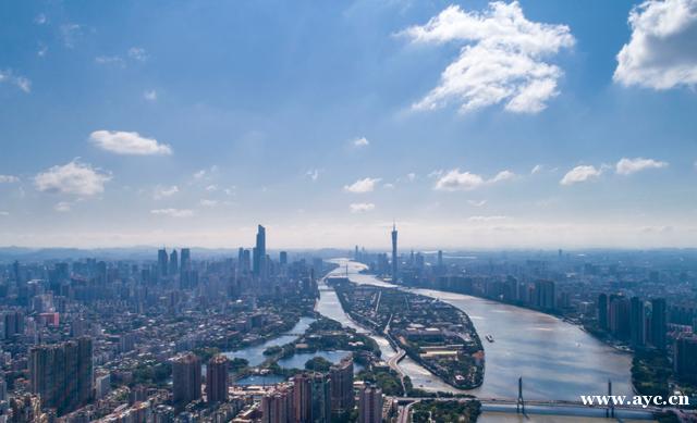 靓爆镜的“广州蓝”又刷屏啦！晴冷干燥，春天？秋天？傻傻分不清