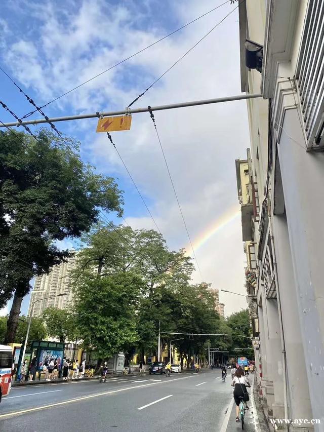 广州今天，再次惊现“双彩虹”，刷屏朋友圈