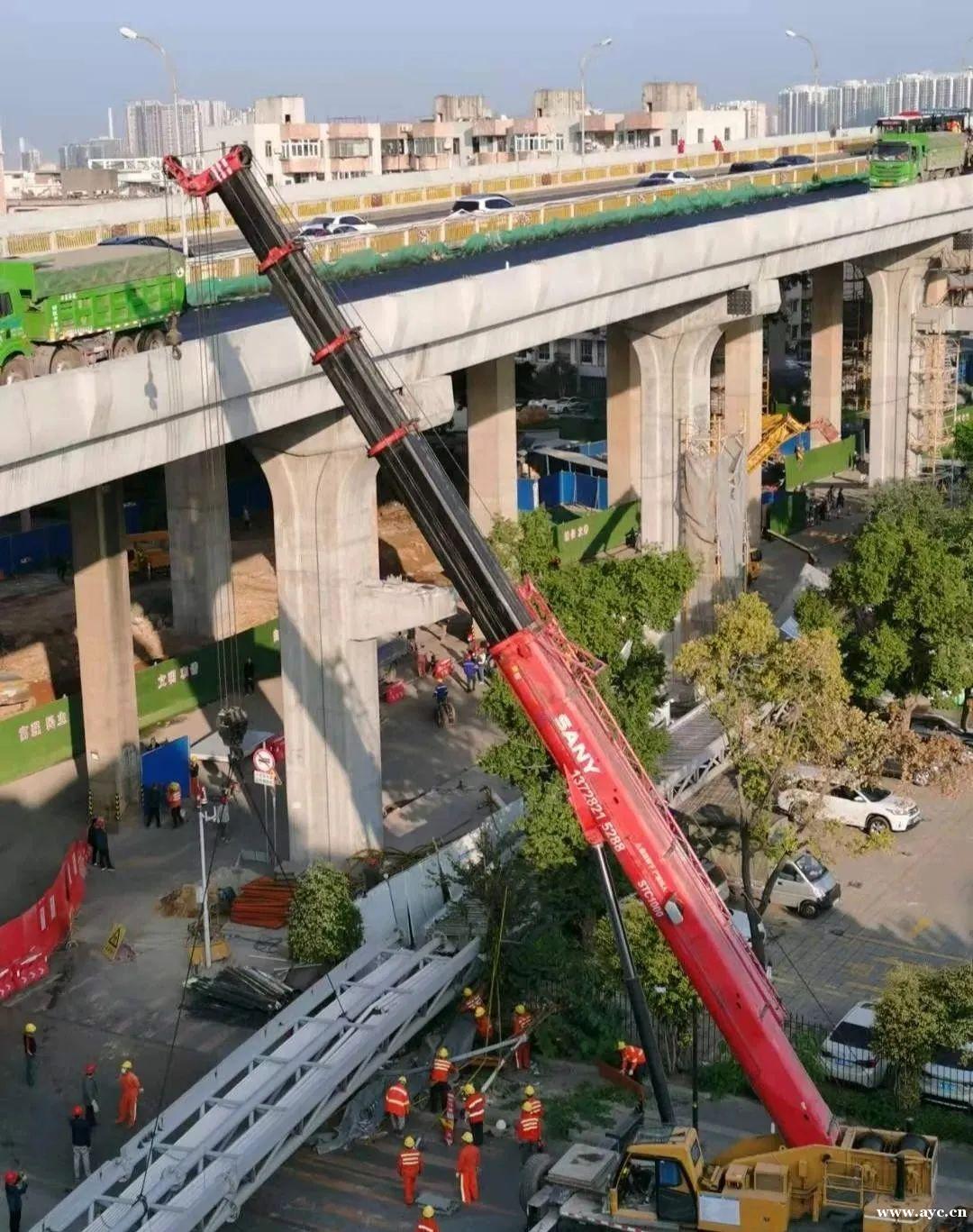 突发！广州洛溪大桥东侧人行坡桥今晨部分滑落，最新通报