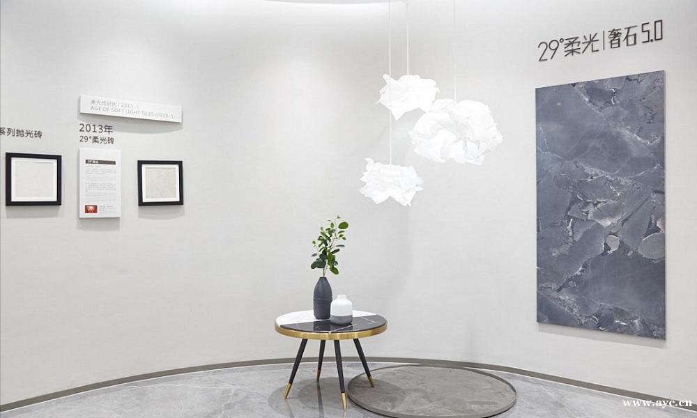 一个超大的极简纯白空间 一个超大的极简纯白空间