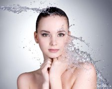 皮肤干燥用什么护肤品？不如先看看自然兰的小建议