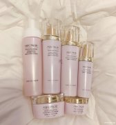 秋天皮肤干燥用什么护肤品？名膜壹号梦幻系列怎么样？