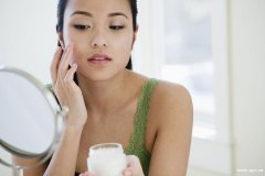 自然兰素颜霜怎么用才正确？