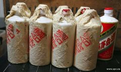 桂林回收中国空军专供蓝瓶茅台酒全国回收免费鉴定上门回收