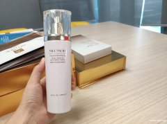 秋冬保湿事半功倍，就靠这套名膜壹号梦幻水乳护肤神器了！