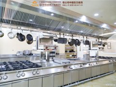 哪里学西点西餐好？来广州欧米奇 毕业推荐就业