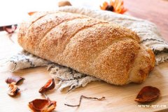 学烘焙哪里好？广州欧米奇西点西餐学校专业西点培训