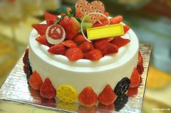 学西点蛋糕选什么学校？广州欧米奇西点学校怎么样