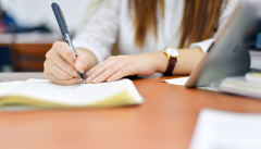 医刊汇：医学论文英文摘要中的常见问题分析