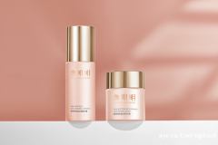 国内抗衰老最好的护肤产品是什么？郑明明肌底抗皱套组有用吗？