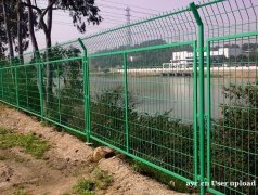 框架护栏网 质量好 使用年限长 华川鼎泰交通