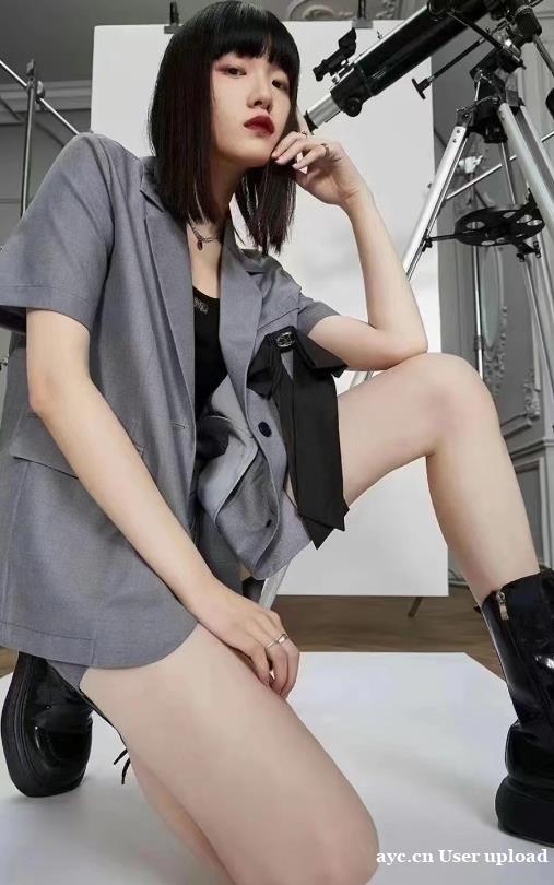 品牌折扣女装 一手女装货源 品牌尾货批发 专柜原单正品 品牌折扣女装 一手女装货源 品牌尾货批发 专柜原单正品