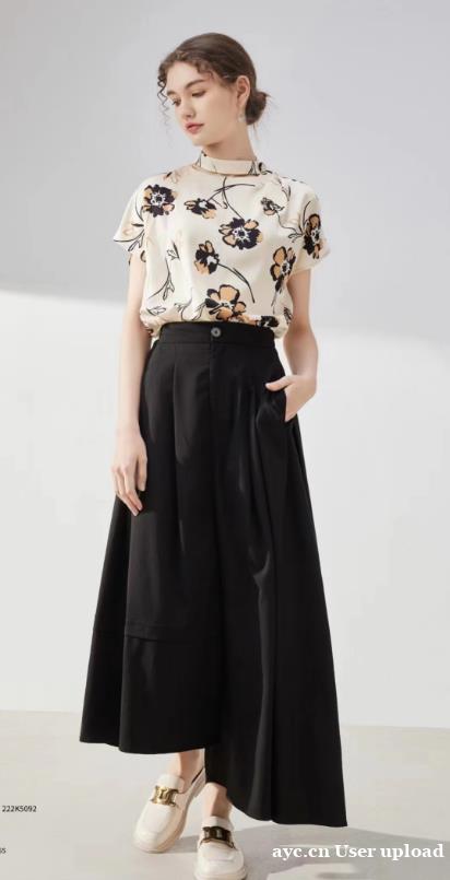 品牌折扣女装 一手女装货源 品牌尾货批发 专柜原单正品 品牌折扣女装 一手女装货源 品牌尾货批发 专柜原单正品