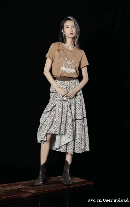 品牌折扣女装 专业品牌折扣公司 女装折扣批发 专柜正品 品牌折扣女装 专业品牌折扣公司 女装折扣批发 专柜正品