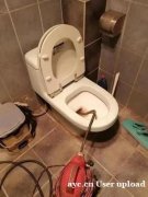 马桶堵了怎么办？怎么解决管道堵塞