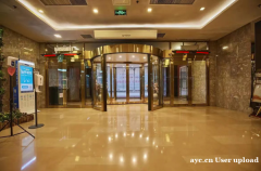 内蒙酒店大堂采暖省钱攻略：伟而特高大空间红外方案，寒冬也能温